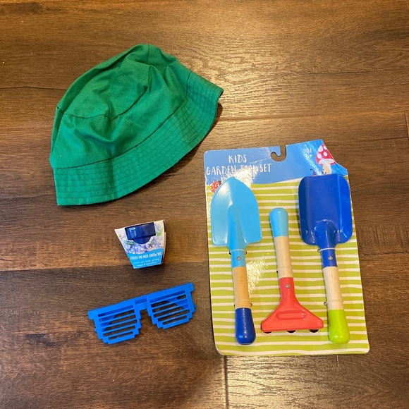 NEW GARDEN TOOL SET FOR KIDS BUCKET HAT + PLAY GLASSES - Picture 1 of 6